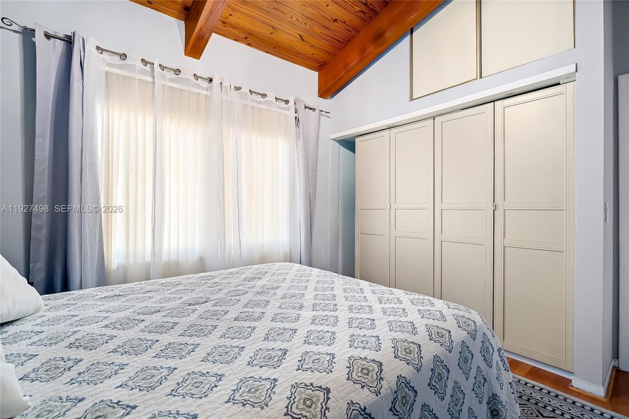 2669 S Parkview Dr , Hallandale Beach, FL 33009 Photo