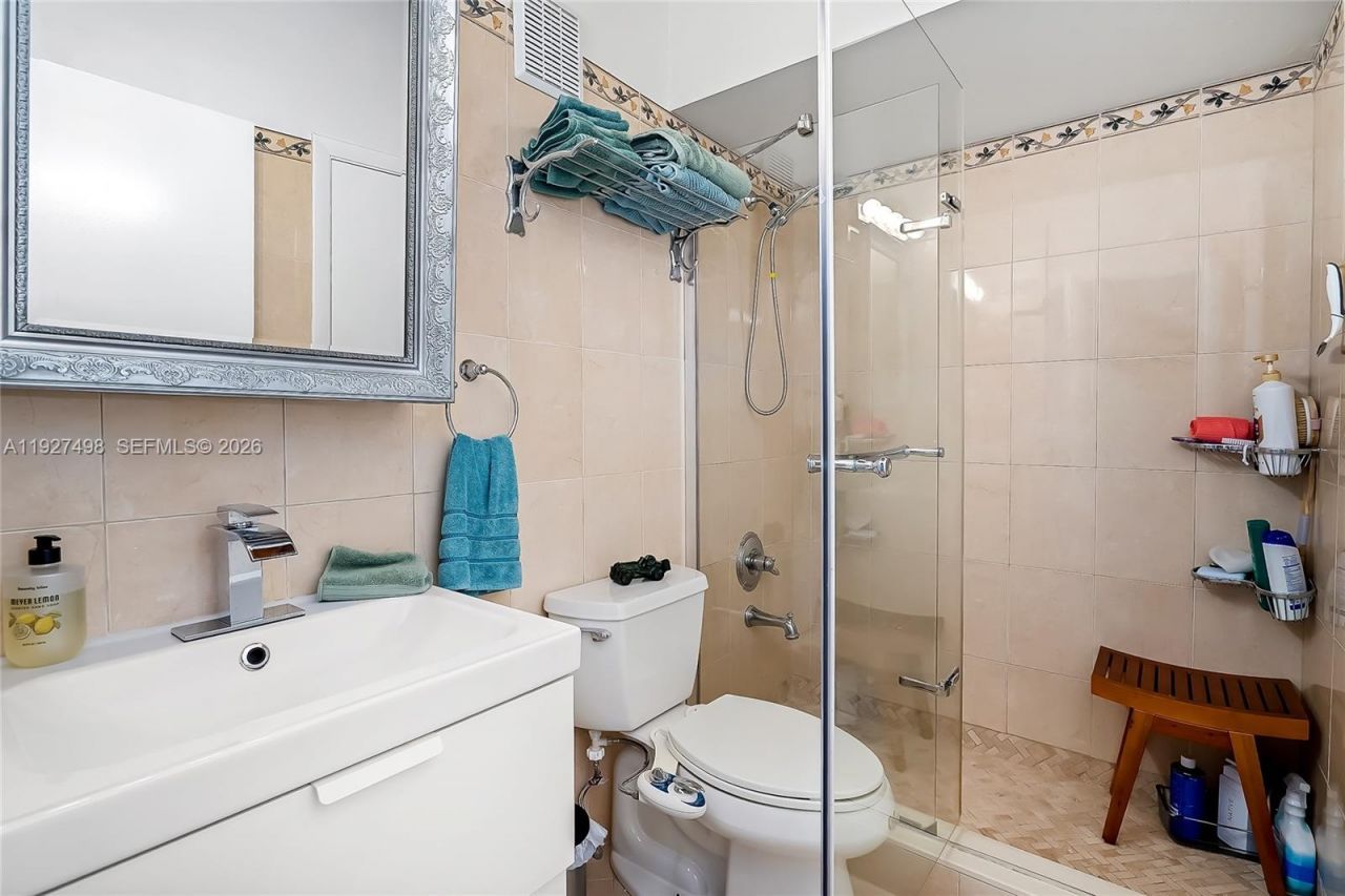 2669 S Parkview Dr , Hallandale Beach, FL 33009 Photo