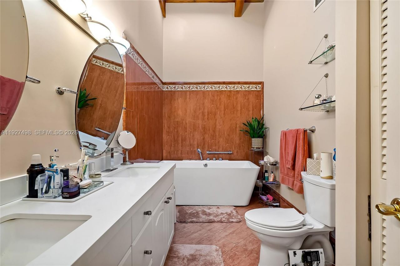 2669 S Parkview Dr, Hallandale Beach, FL 33009 Photo