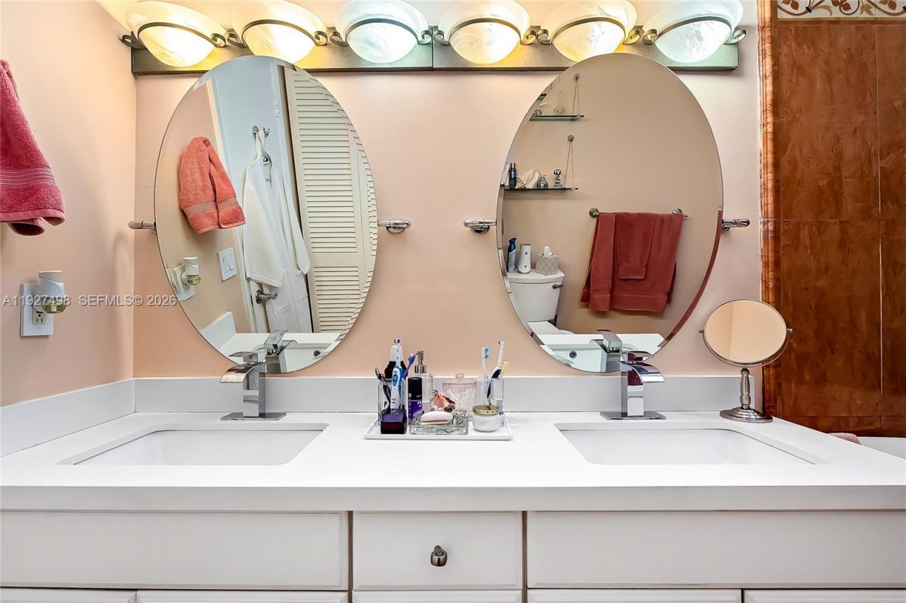 2669 S Parkview Dr, Hallandale Beach, FL 33009 Photo