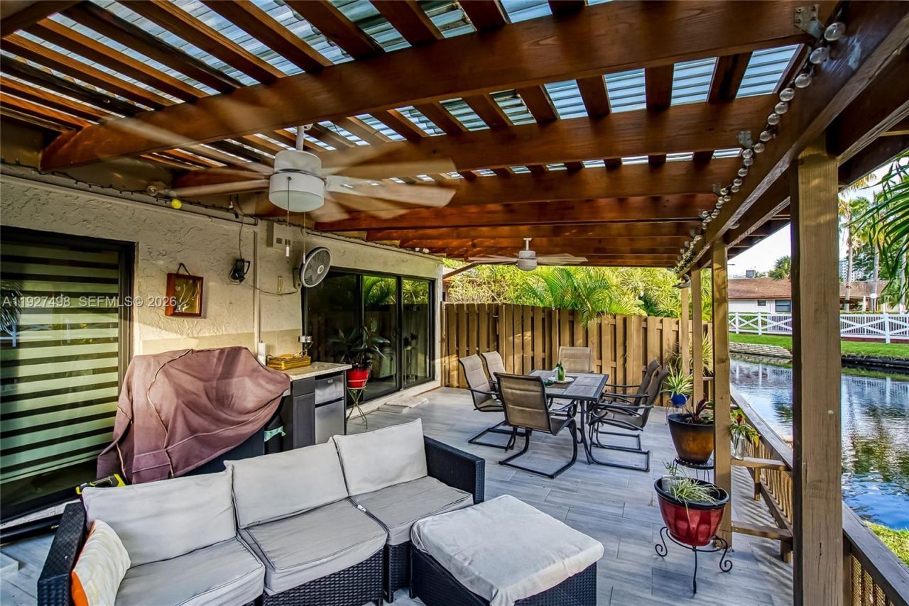 2669 S Parkview Dr, Hallandale Beach, FL 33009 Photo