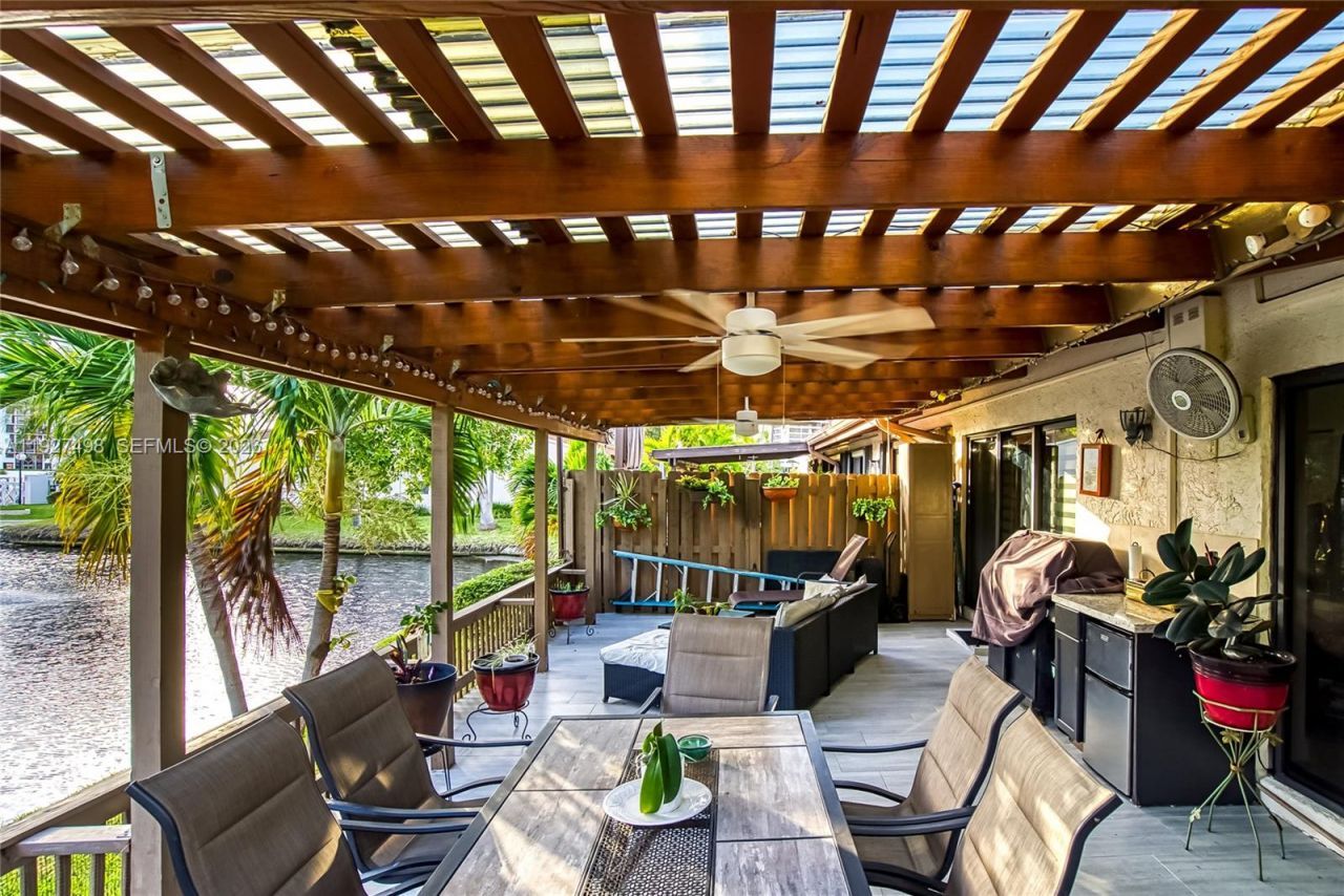 2669 S Parkview Dr, Hallandale Beach, FL 33009 Photo