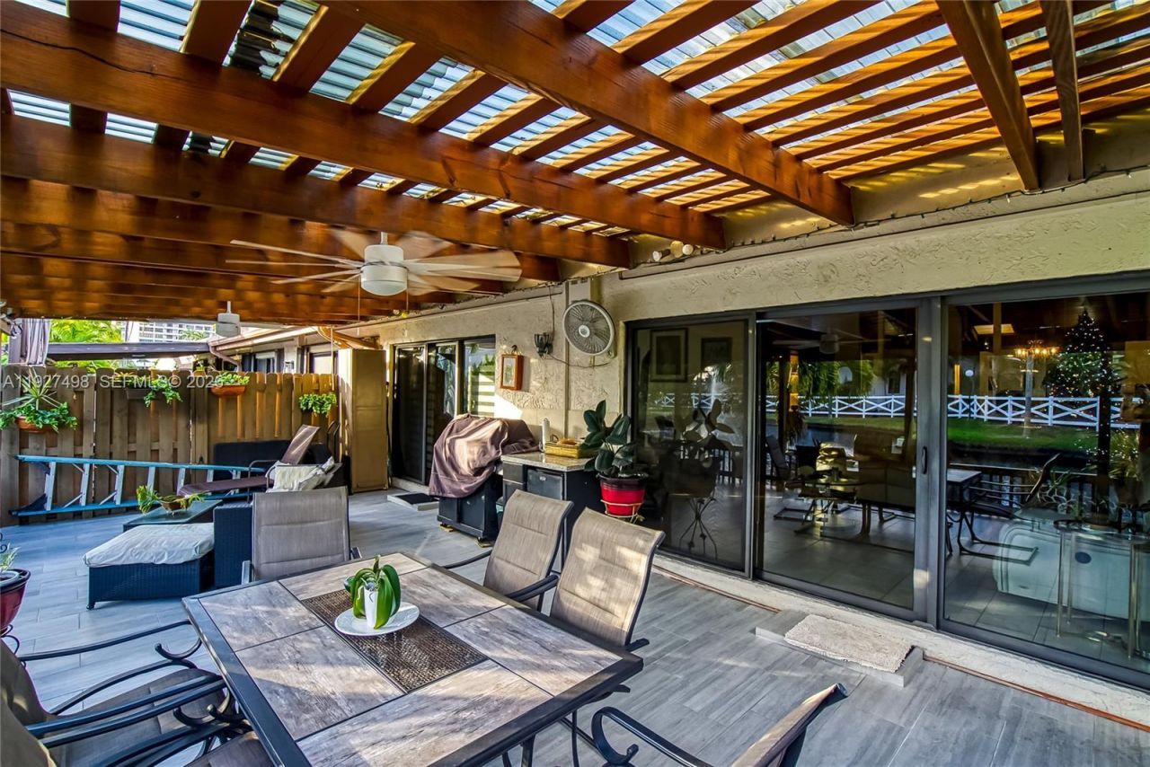 2669 S Parkview Dr, Hallandale Beach, FL 33009 Photo