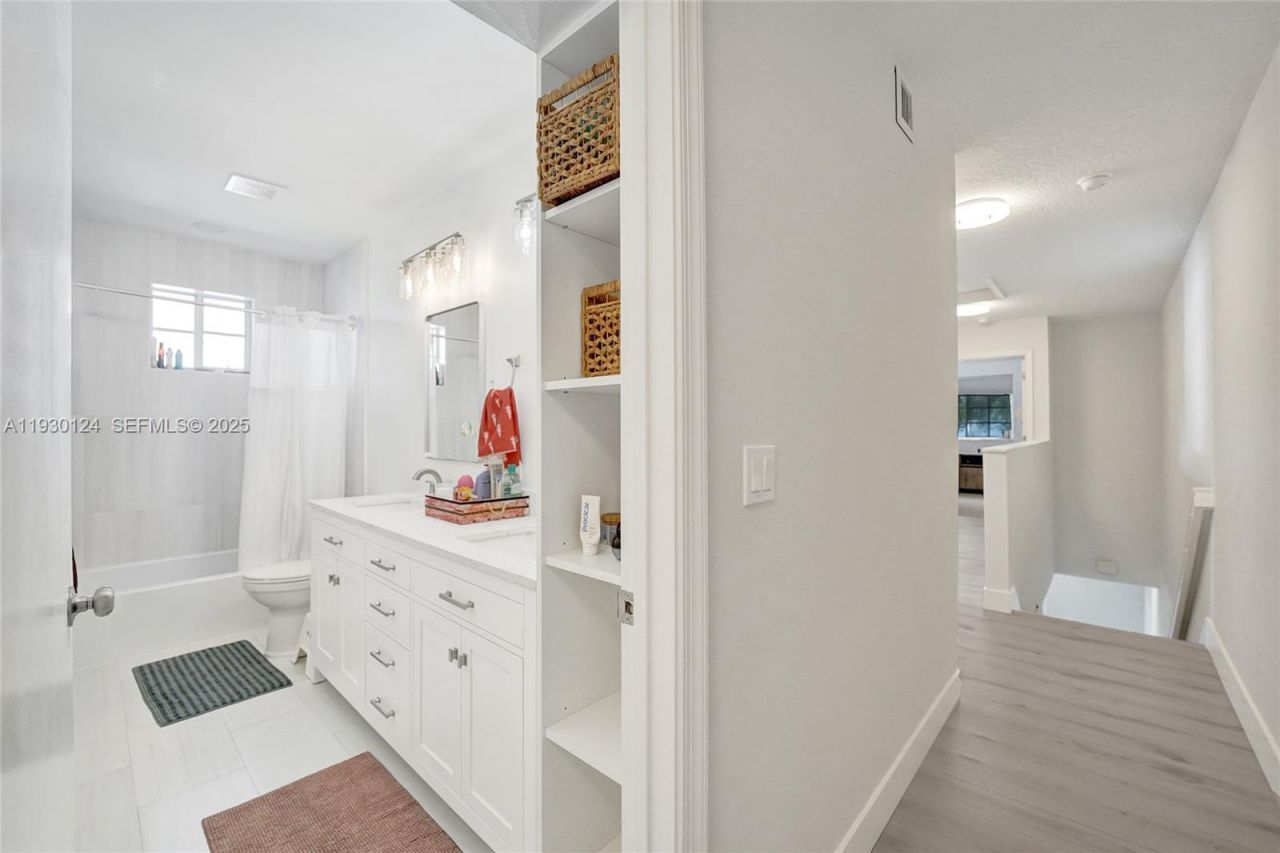 3643 San Simeon Cir, Weston, FL 33331 Photo