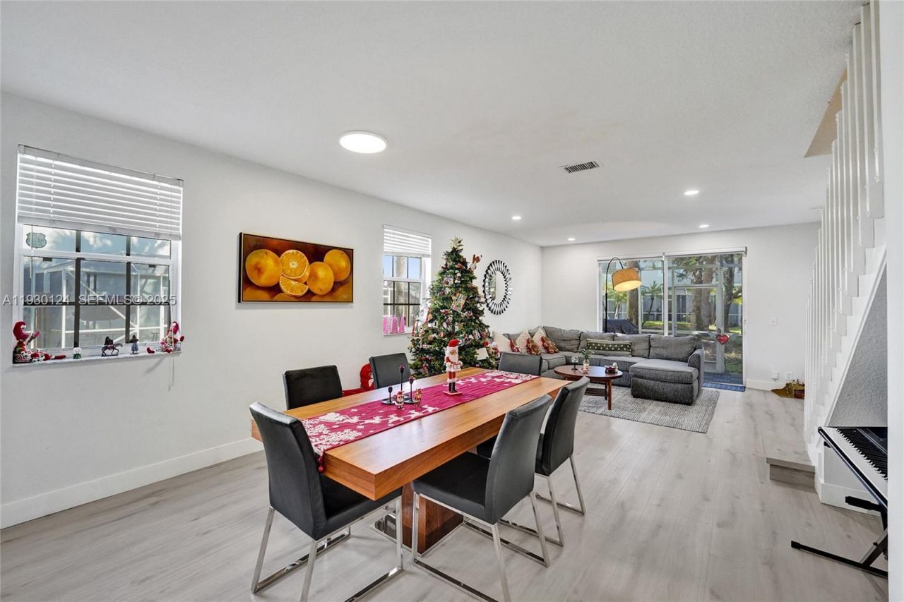 3643 San Simeon Cir, Weston, FL 33331 Photo