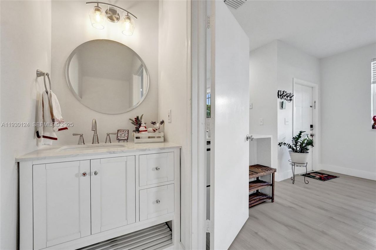 3643 San Simeon Cir, Weston, FL 33331 Photo