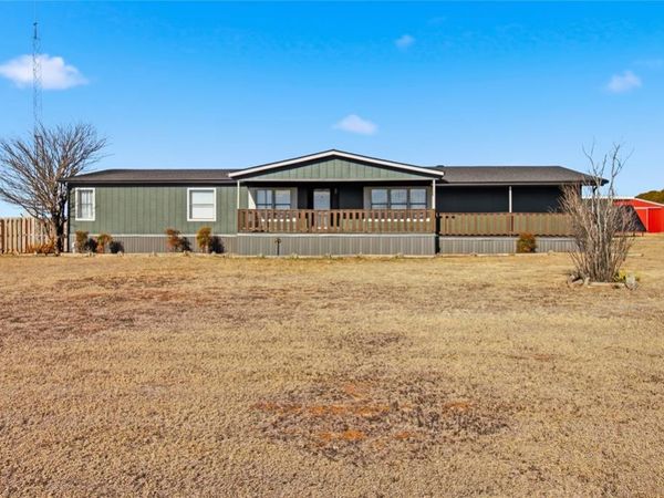 21821 E 1390 Road, Hobart, OK 73651