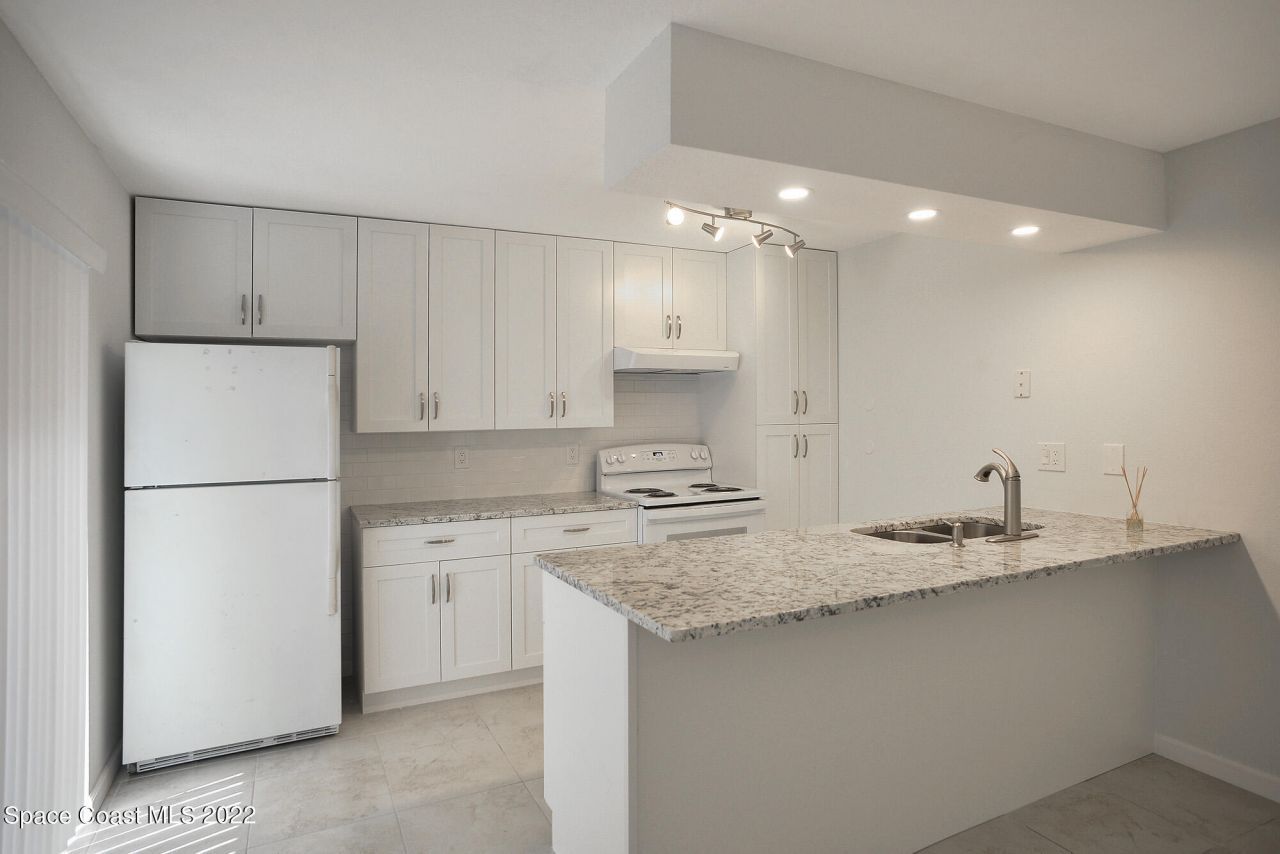 3237 Sea Oats Circle, Melbourne Beach, FL 32951 Photo