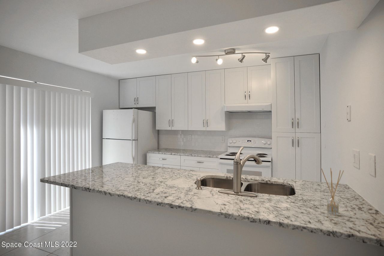 3237 Sea Oats Circle, Melbourne Beach, FL 32951 Photo
