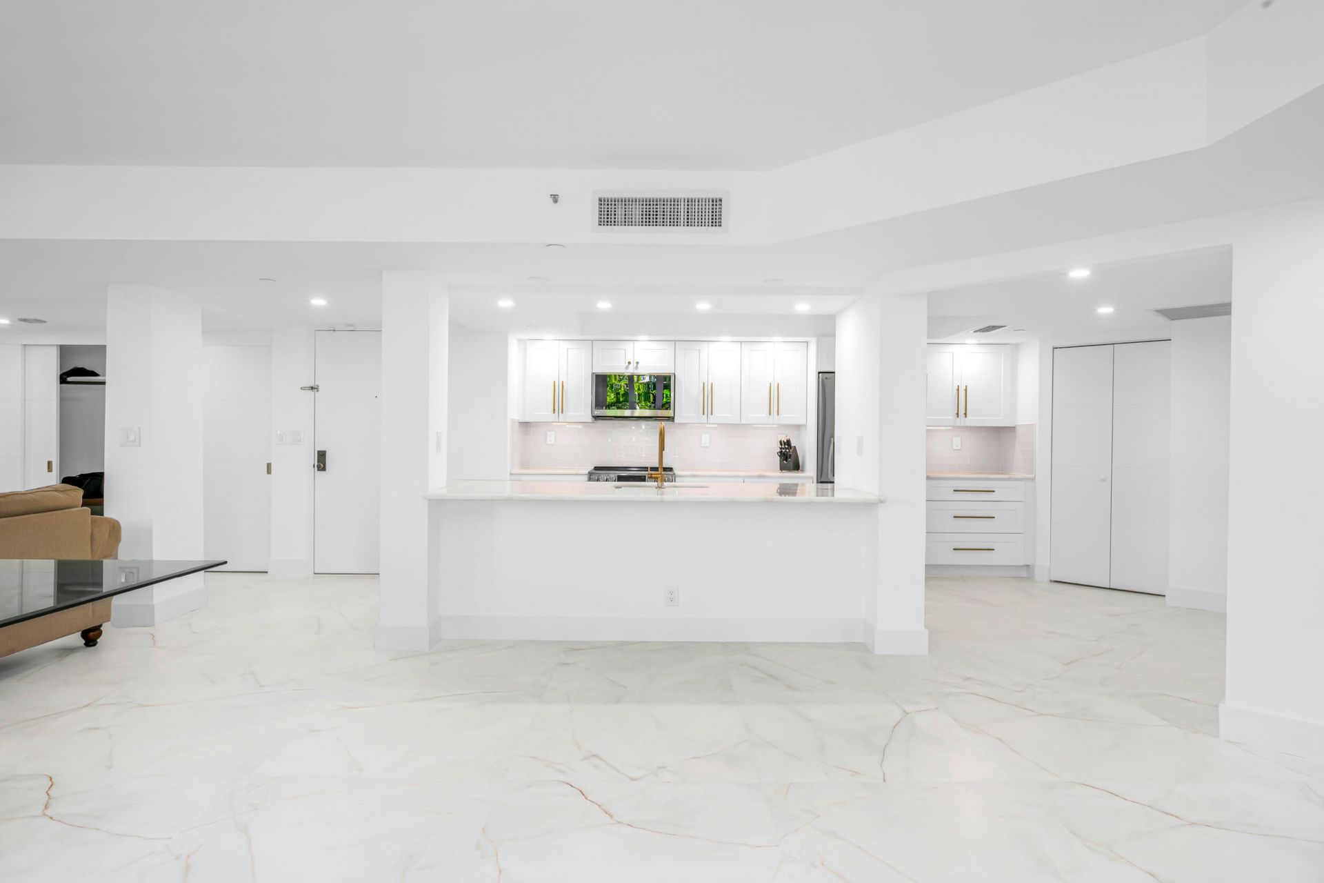 100 SE 5th Avenue, Unit 304, Boca Raton, FL 33432 Photo