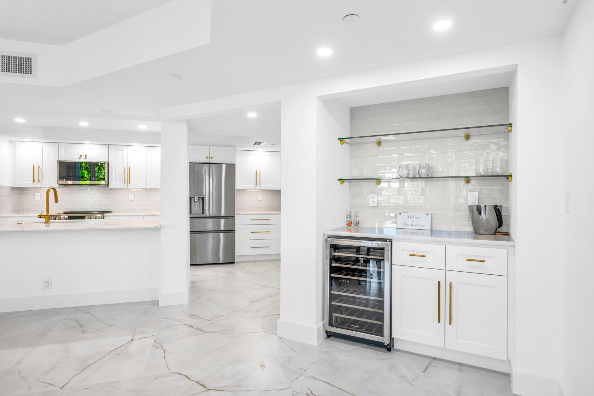 100 SE 5th Avenue, Unit 304, Boca Raton, FL 33432 Photo