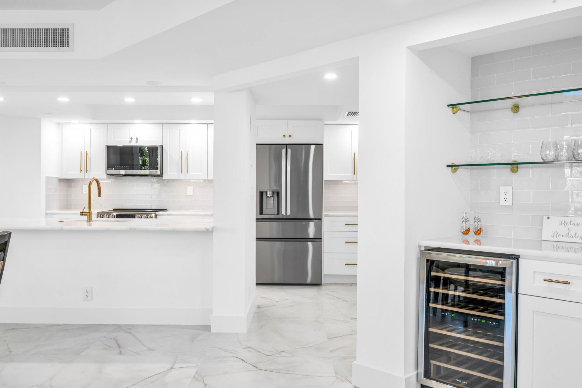 100 SE 5th Avenue, Unit 304, Boca Raton, FL 33432 Photo