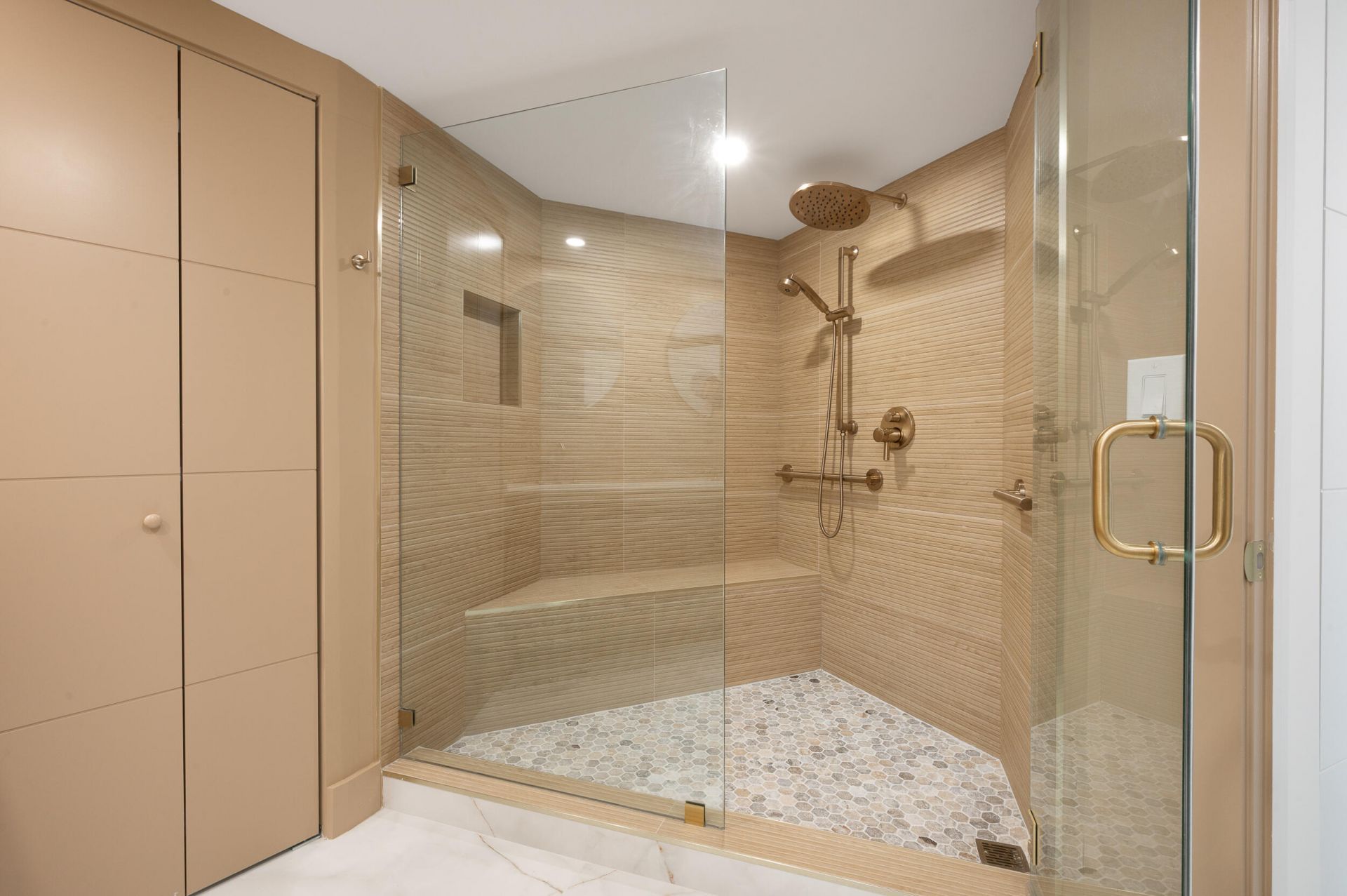 100 SE 5th Avenue, Unit 304, Boca Raton, FL 33432 Photo