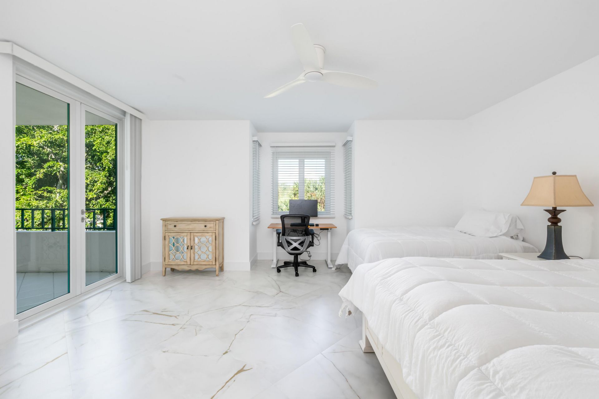 100 SE 5th Avenue, Unit 304, Boca Raton, FL 33432 Photo