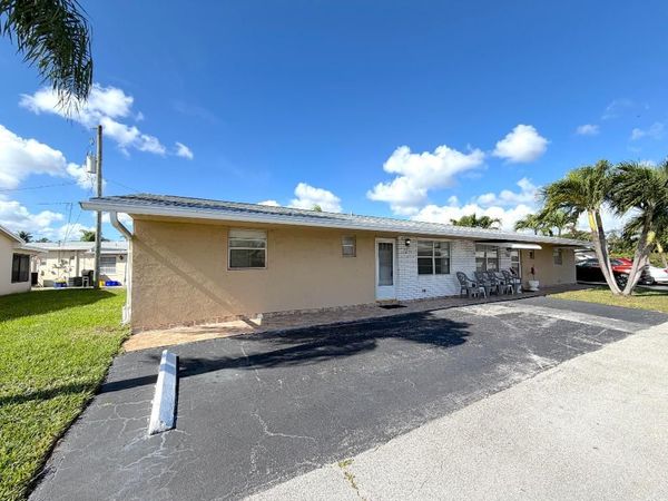 2704 Knight Lane, Delray Beach, FL 33445