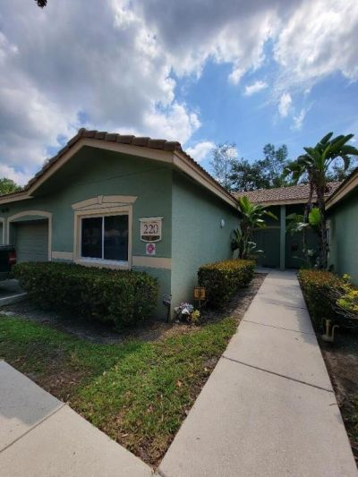 220 Crestwood Circle, Unit 102, Royal Palm Beach, FL 33411 Photo