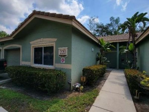 220 Crestwood Circle, Unit 102, Royal Palm Beach, FL 33411