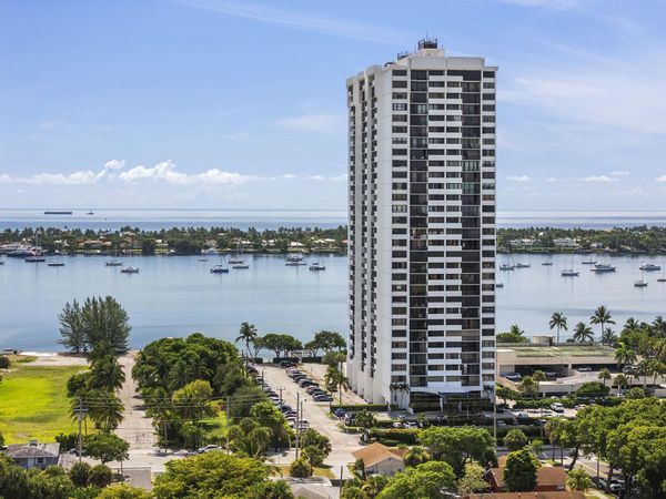 5600 N Flagler Drive, Unit 1807, West Palm Beach, FL 33407