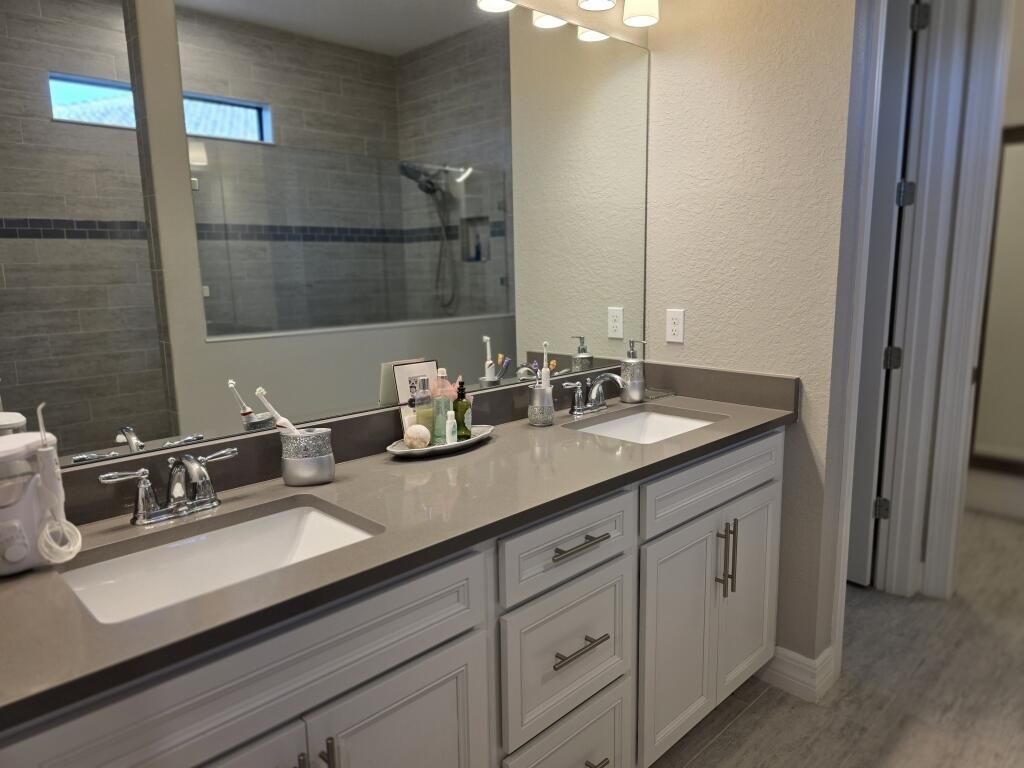 527 SE Vallarta Drive, Port Saint Lucie, FL 34984 Photo