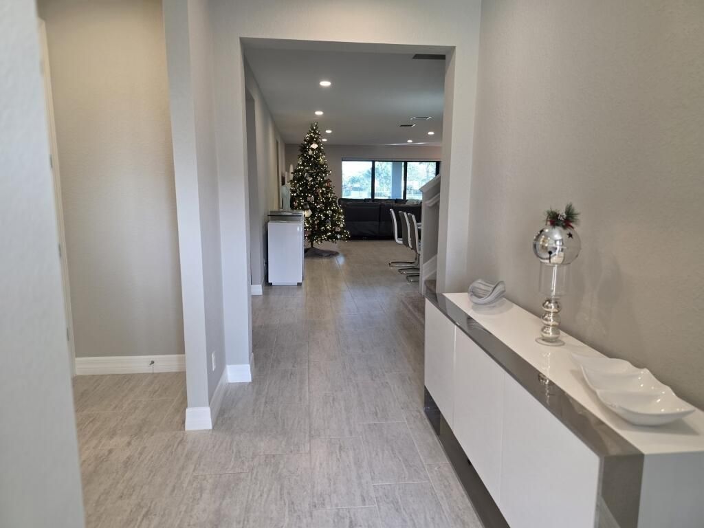 527 SE Vallarta Drive, Port Saint Lucie, FL 34984 Photo