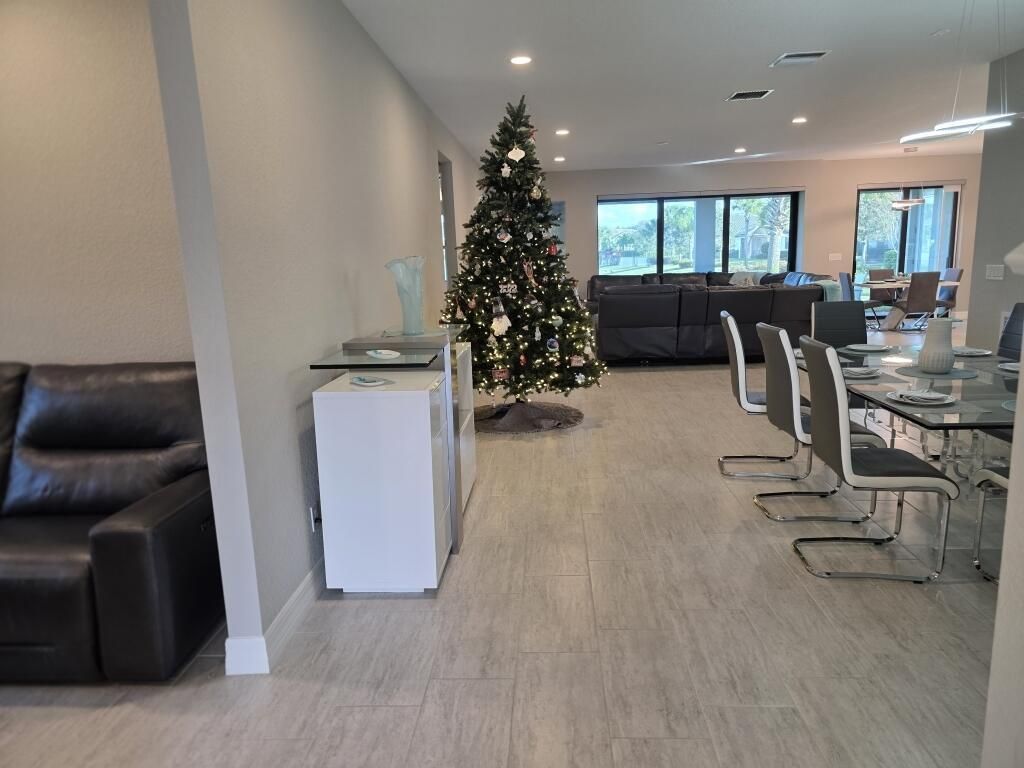 527 SE Vallarta Drive, Port Saint Lucie, FL 34984 Photo