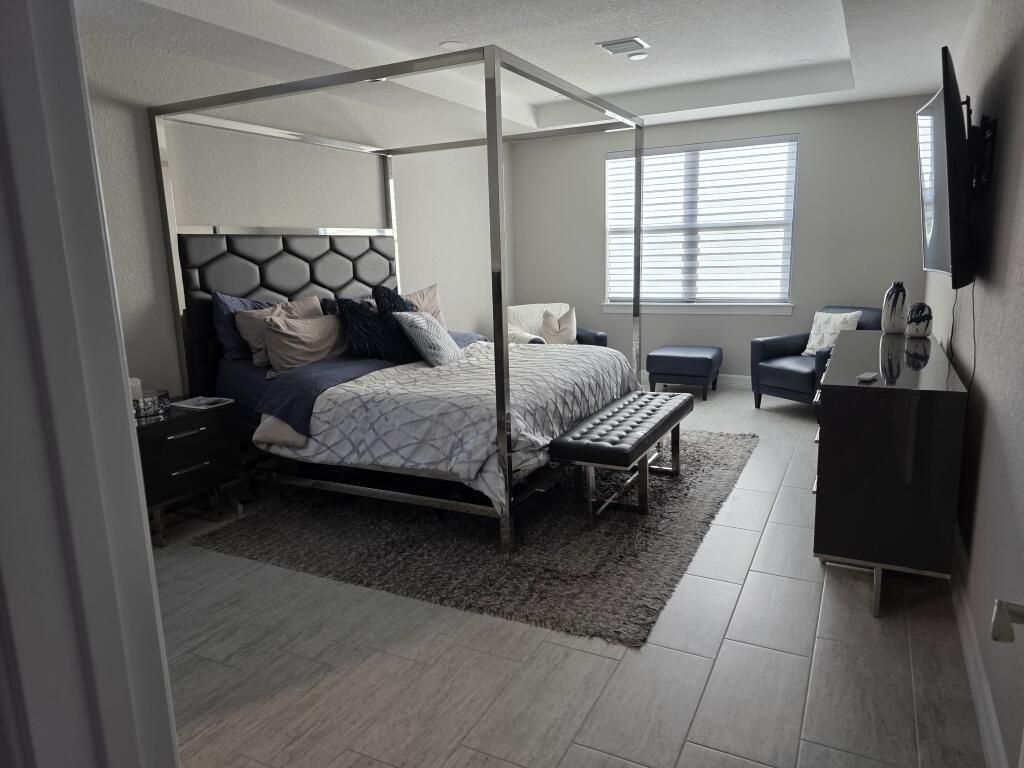 527 SE Vallarta Drive, Port Saint Lucie, FL 34984 Photo