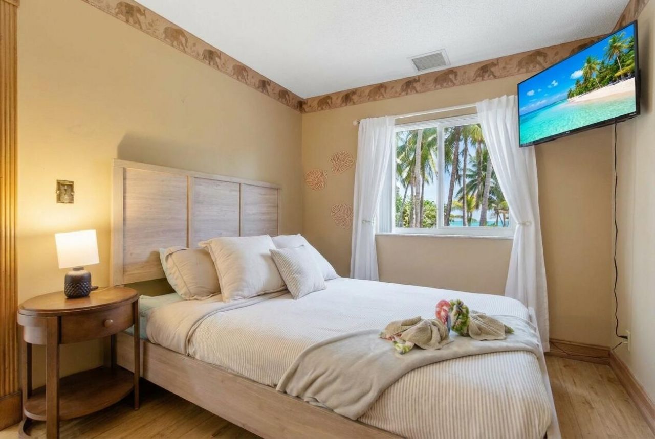 1905 Meadow Court, Palm Springs, FL 33406 Photo
