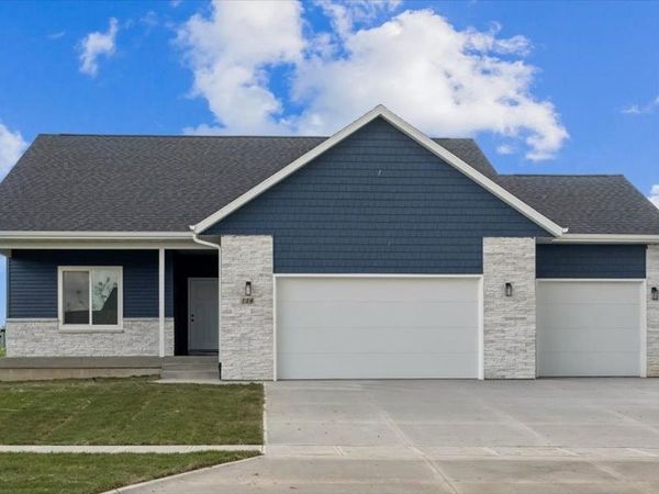 114 Cherry Lane, Riverside, IA 52327