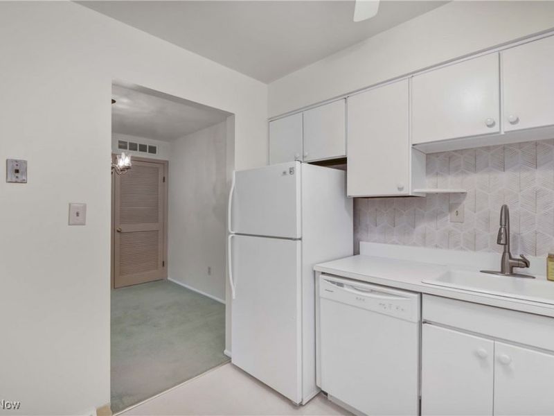 2948 Pease Drive, Unit 204, Rocky River, OH 44116 Photo 17