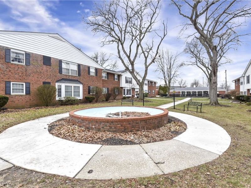 2948 Pease Drive, Unit 204, Rocky River, OH 44116 Photo 27