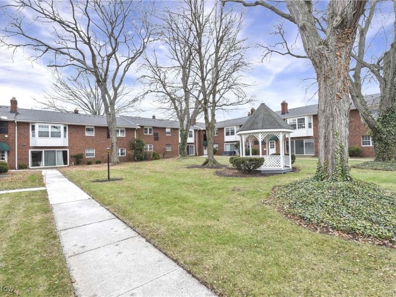 2948 Pease Drive, Unit 204, Rocky River, OH 44116 Photo 28