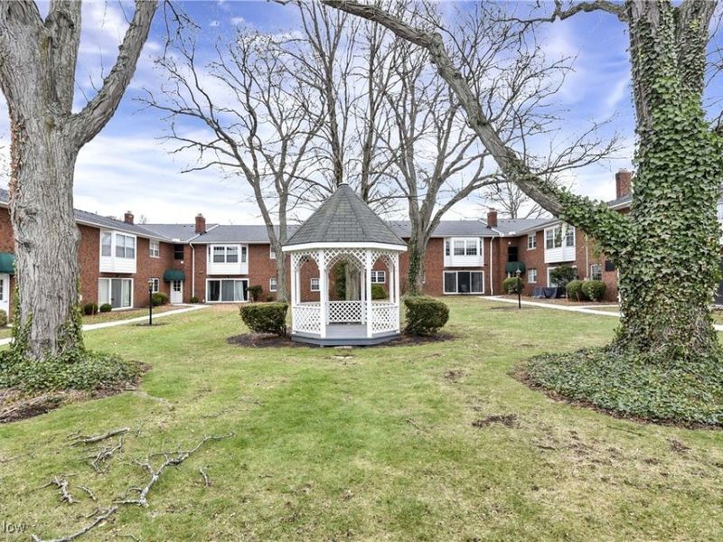 2948 Pease Drive, Unit 204, Rocky River, OH 44116 Photo 30