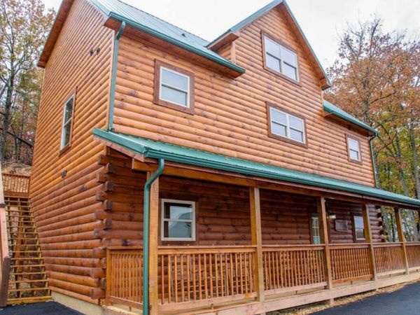 834 String Run Way, Pigeon Forge, TN 37863