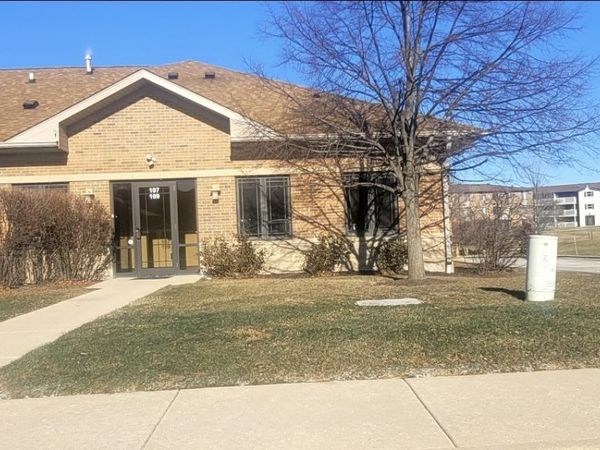 3845 McCoy Drive, Unit 107, Aurora, IL 60504