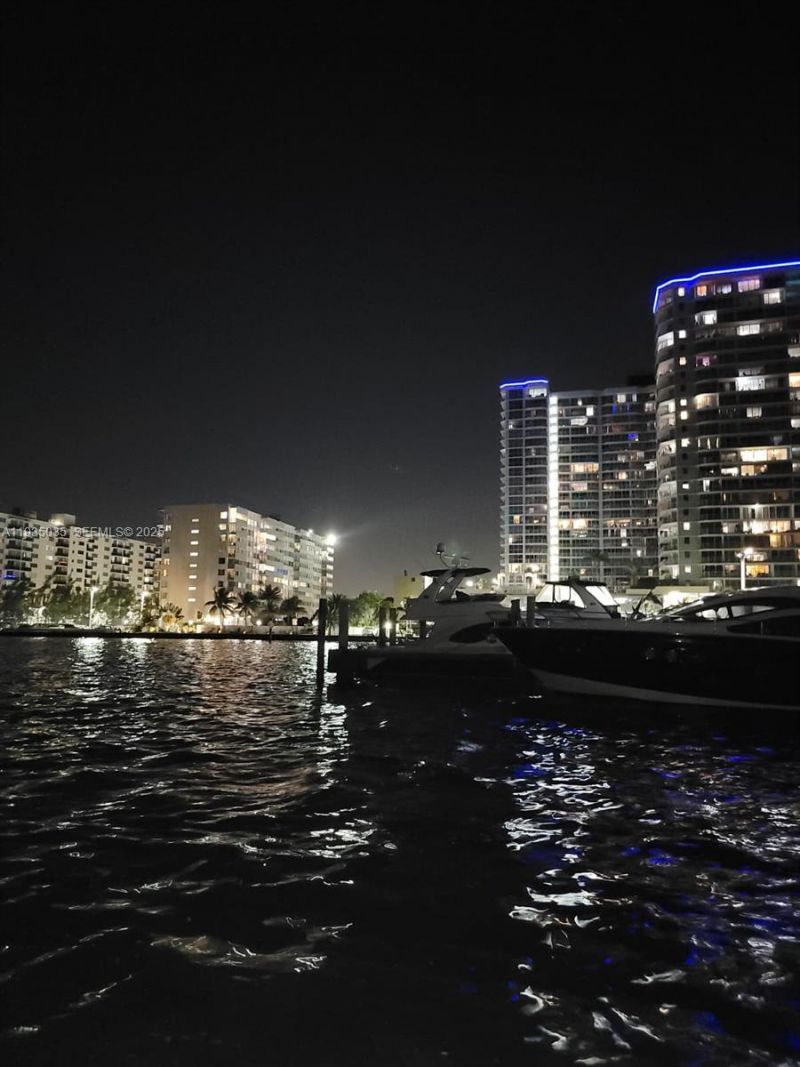 7601 E Treasure Dr / Dock D5 (for Rent), North Bay Village, FL 33141 Photo