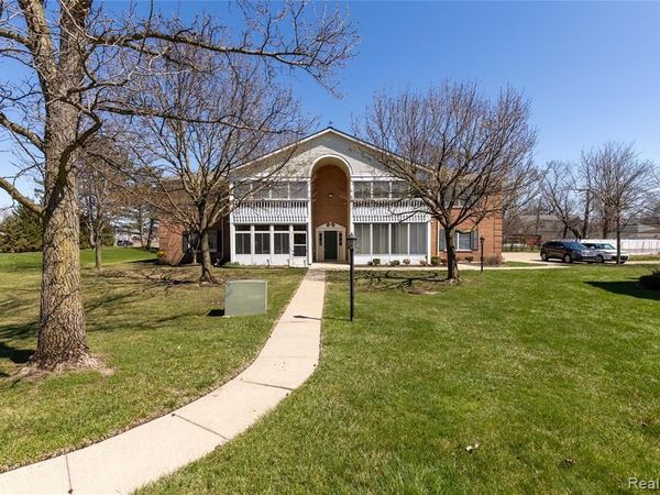 8187 Grays Drive, Grosse Ile Twp, MI 48138