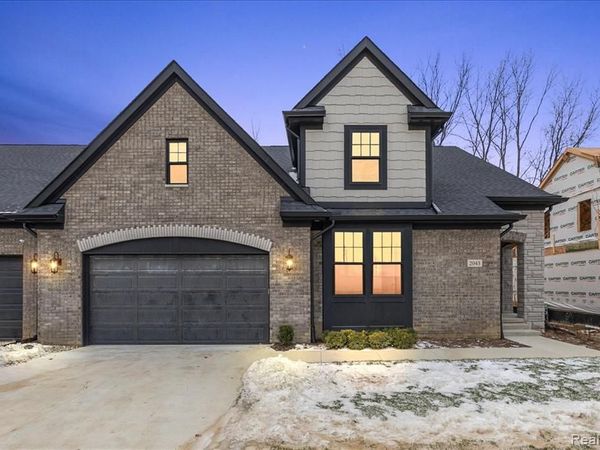 2044 Breckenridge Court, Rochester, MI 48307