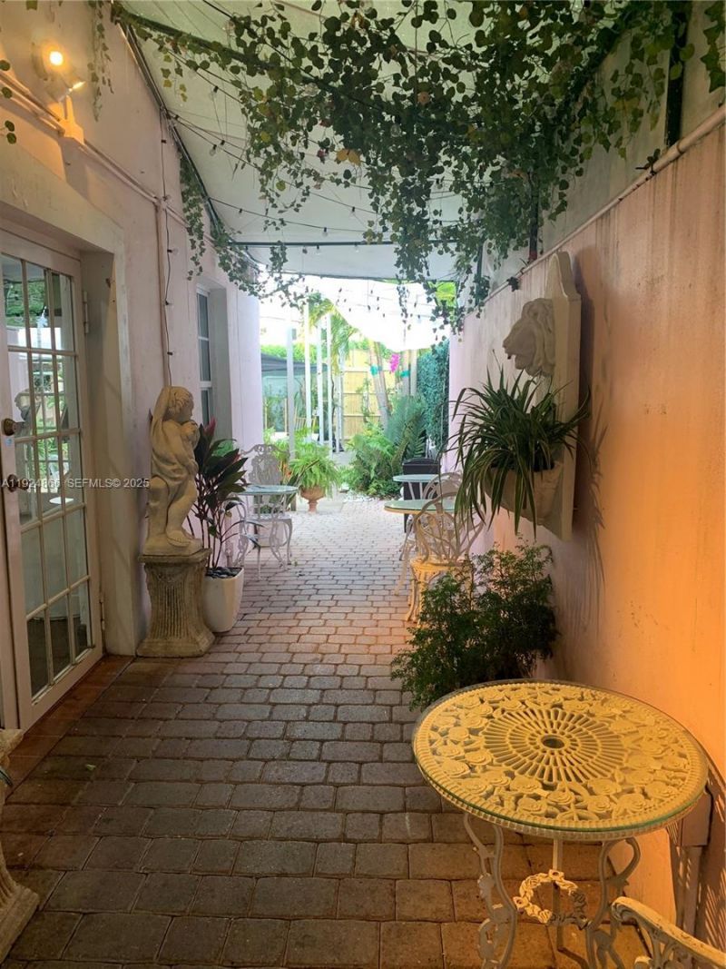 1239 Alton Rd, Miami Beach, FL 33139 Photo