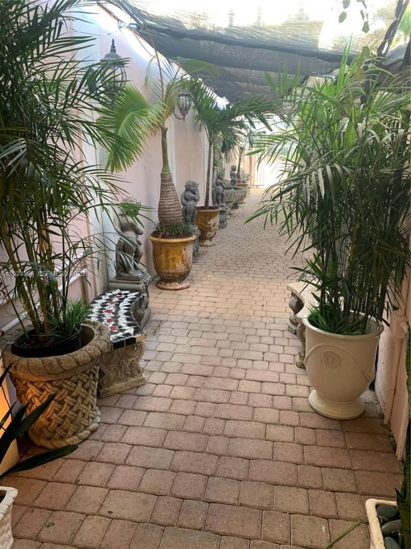 1239 Alton Rd, Miami Beach, FL 33139 Photo