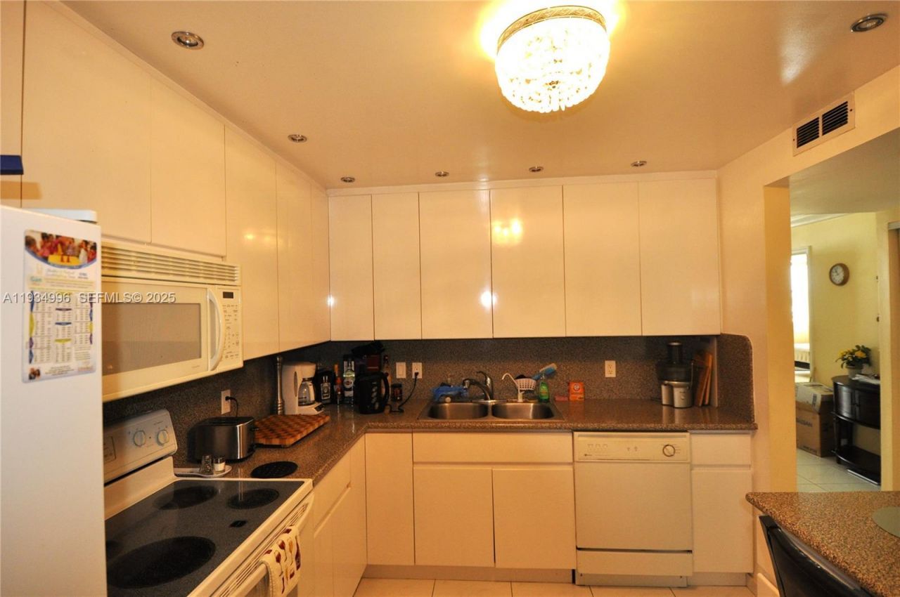 1865 S Ocean Dr , Unit 9I, Hallandale Beach, FL 33009 Photo