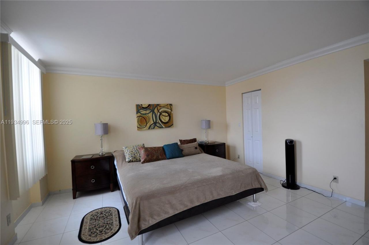 1865 S Ocean Dr , Unit 9I, Hallandale Beach, FL 33009 Photo