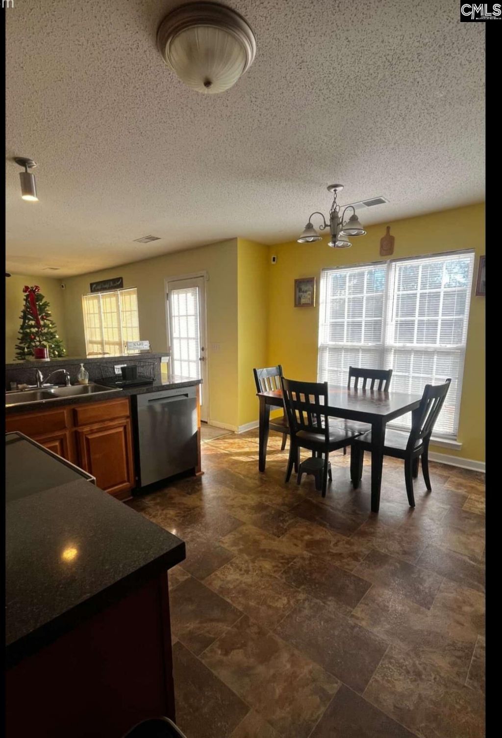 117 Waterville Drive Photo 8