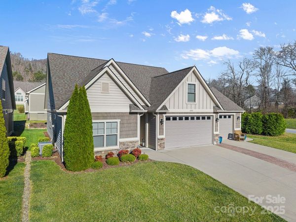 235 Windstone Drive, Fletcher, NC 28732