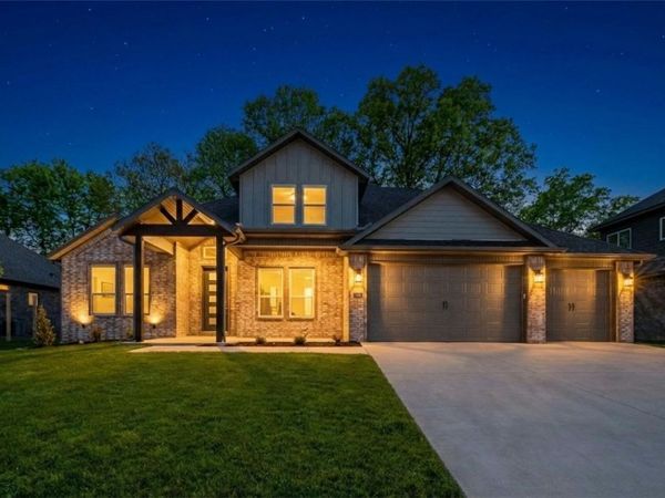 1331 Greyback Lane, Centerton, AR 72719