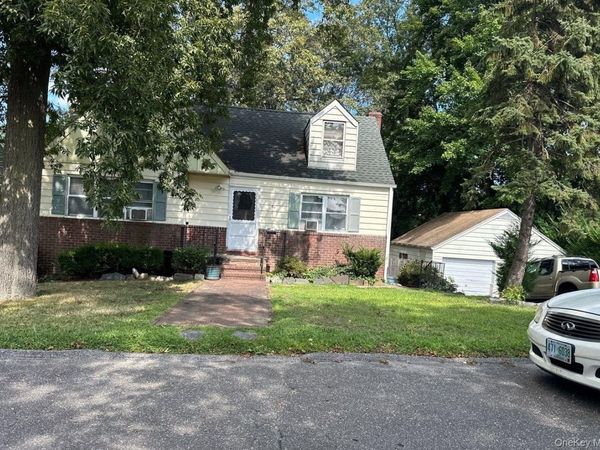 49 Lieper Street, Huntington, NY 11746