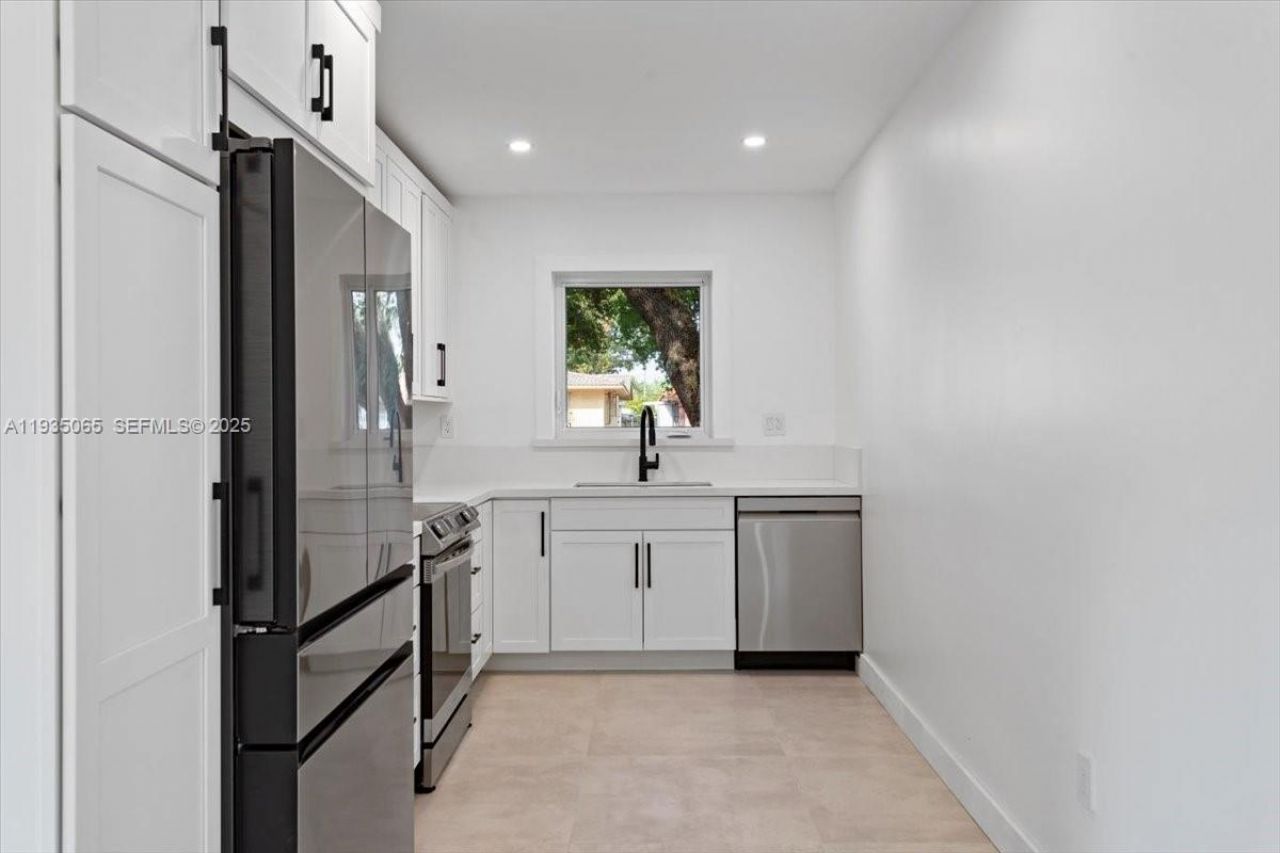 3260 NW 9th St, Miami, FL 33125 Photo