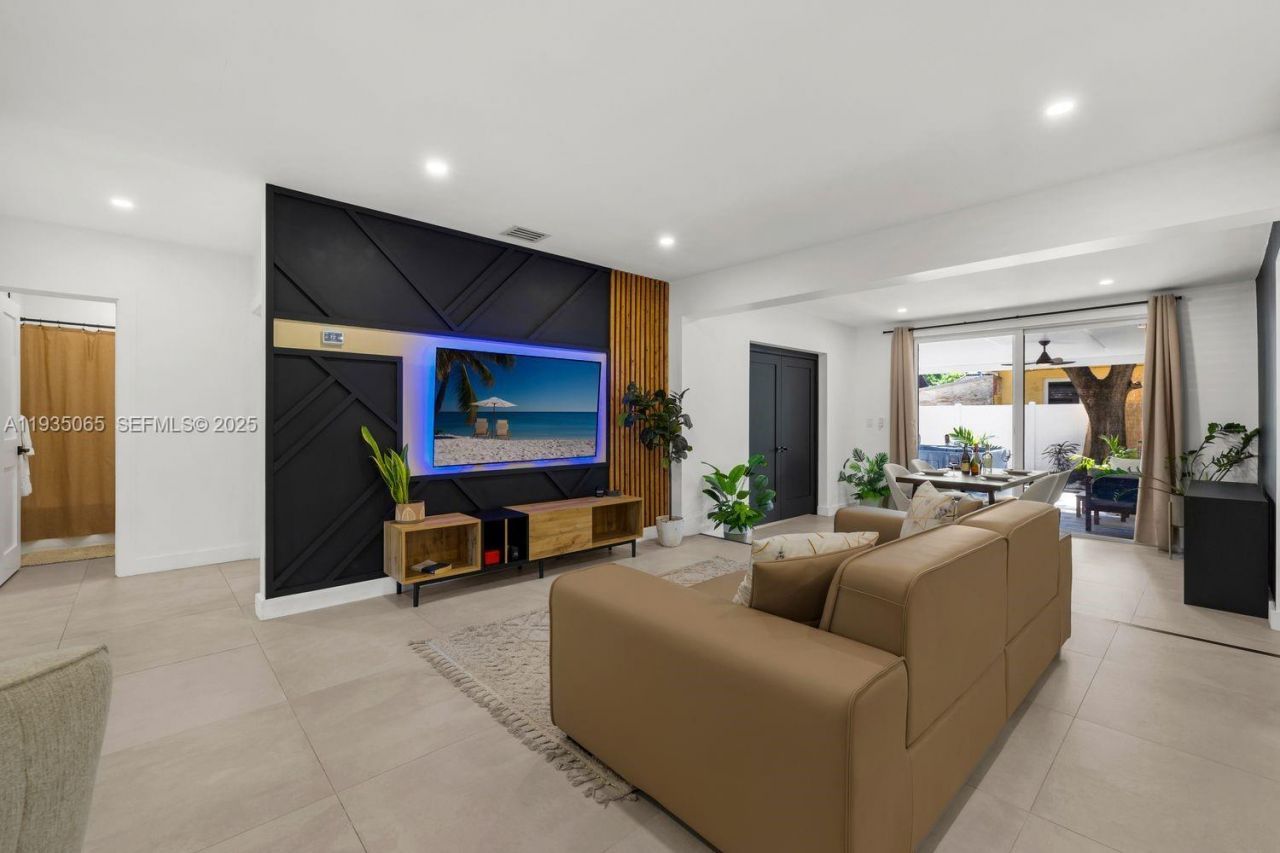 3260 NW 9th St, Miami, FL 33125 Photo