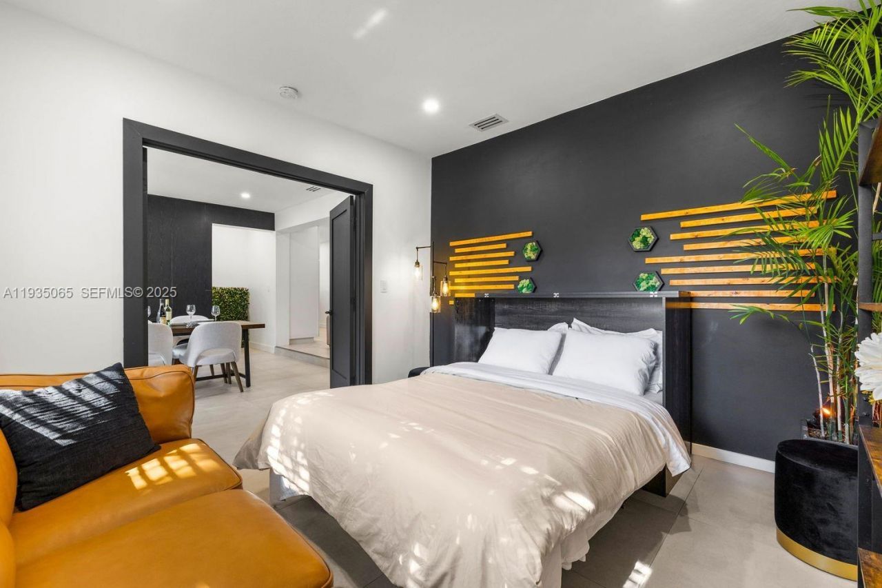 3260 NW 9th St, Miami, FL 33125 Photo