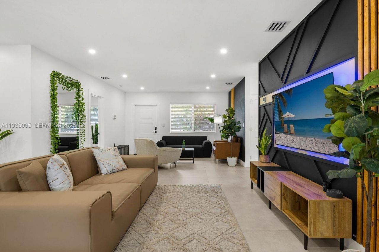 3260 NW 9th St, Miami, FL 33125 Photo