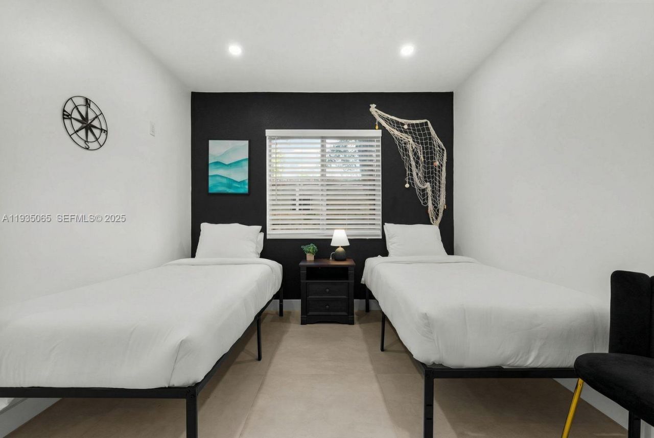 3260 NW 9th St, Miami, FL 33125 Photo